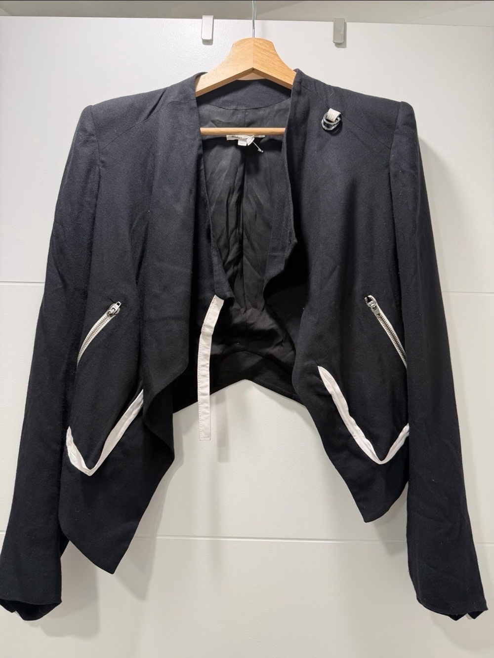 Helmut lang Womens Black Cropped Open Front Jacket with White Trim